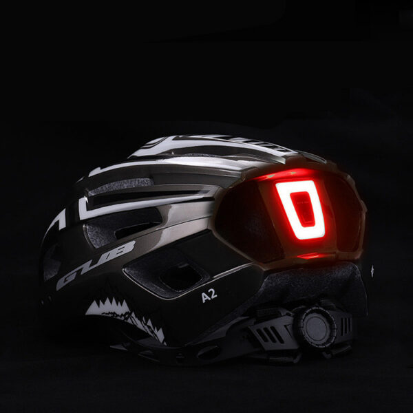 fdc2999f-943d-46fc-bb57-0fc9982e4af8.jpg Helmet With Taillight USB Charging Helmet